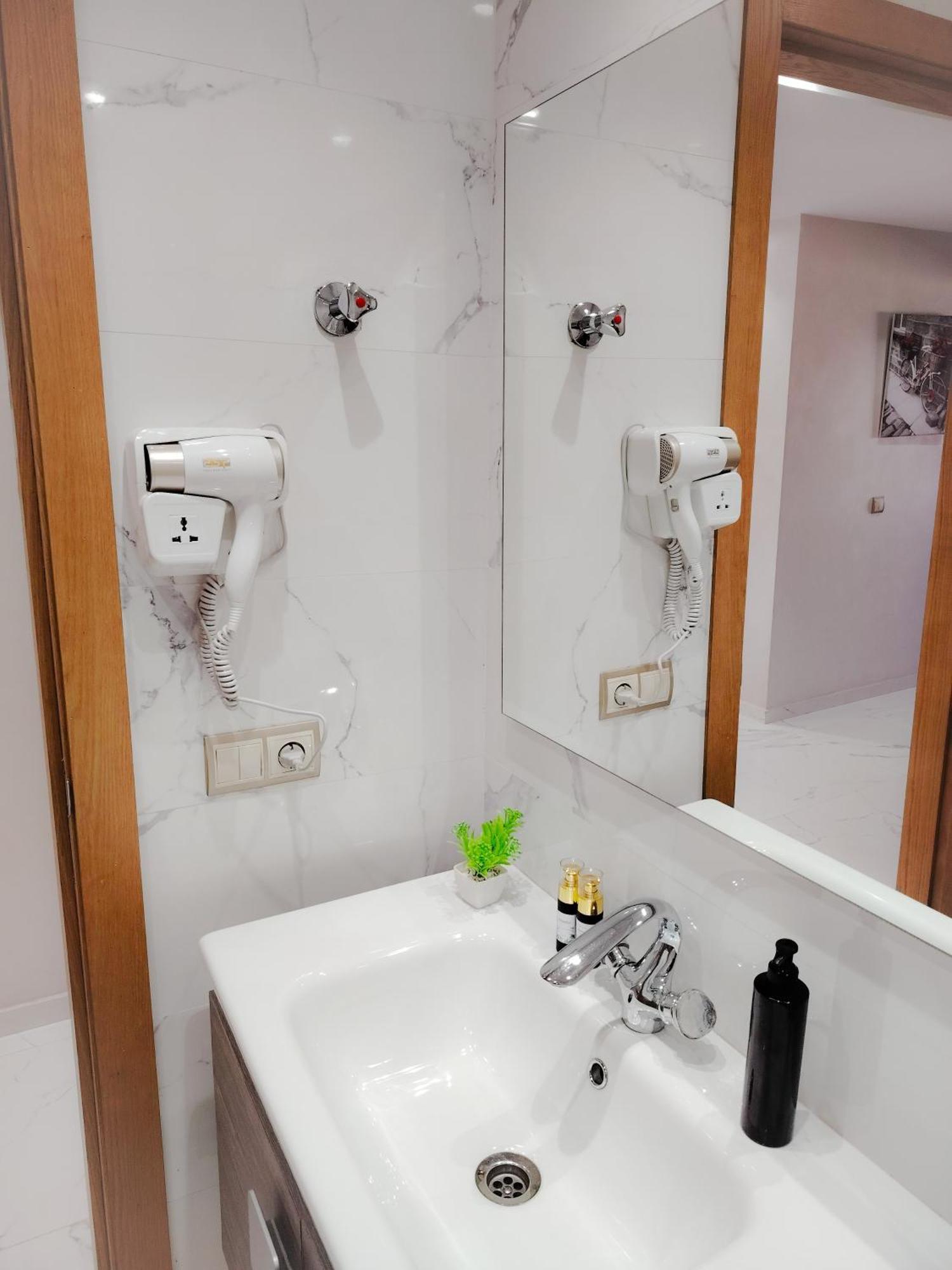 Super Apartement Totalement Neuf A Cote De Marjane Avec La Climatisation Et Wifi Tanger Exteriör bild