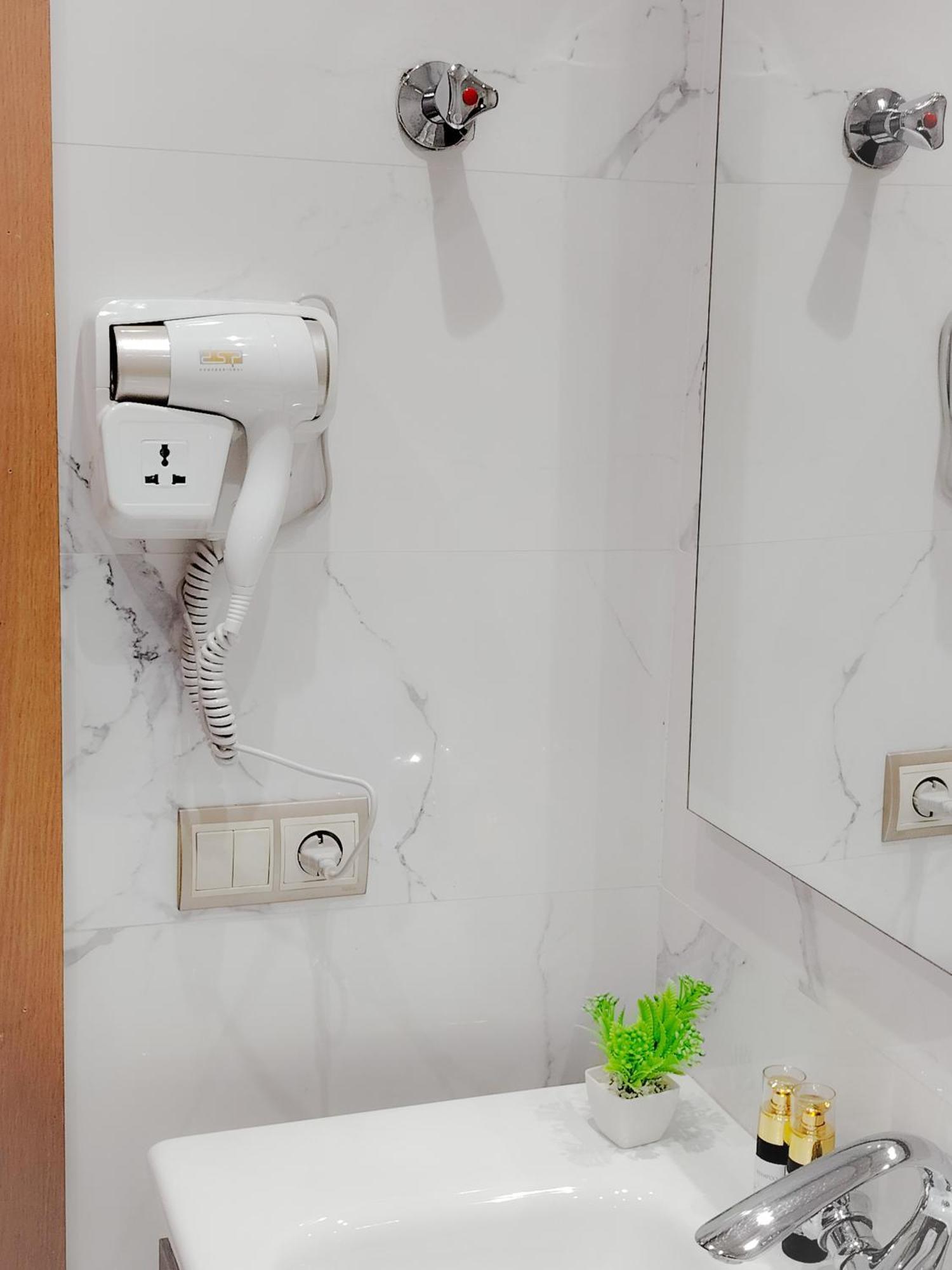 Super Apartement Totalement Neuf A Cote De Marjane Avec La Climatisation Et Wifi Tanger Exteriör bild
